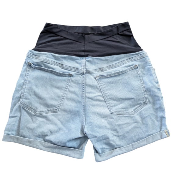 Old Navy Maternity Jean Shorts- Tummy panel size 14 light wash - Picture 2 of 3